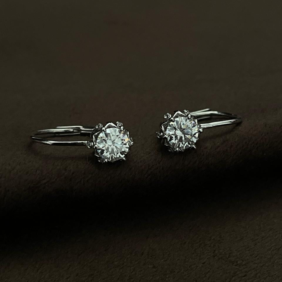 Aretes Imperium Moissanita