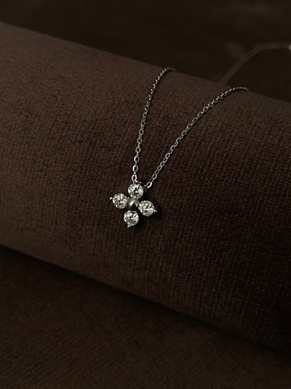 Collar Flor Moissanita