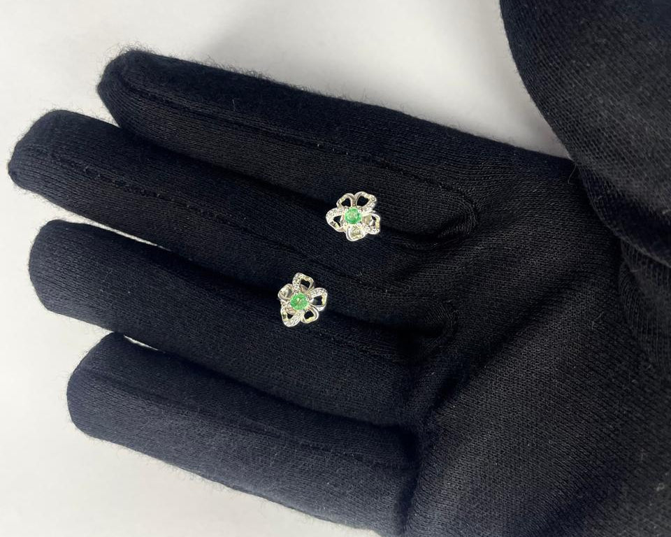 Aretes Flor Esmeralda Natural