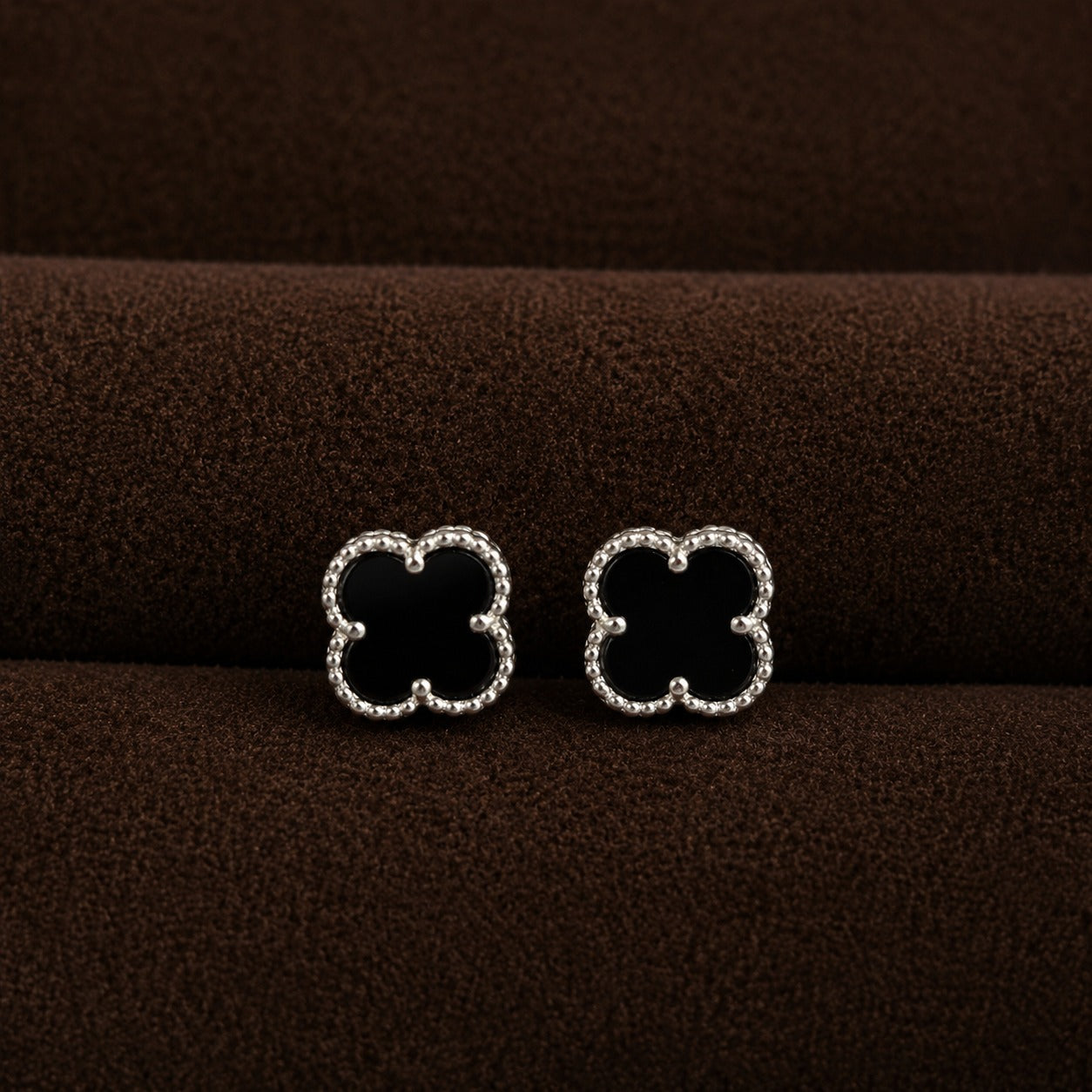 Conjunto trebol negro