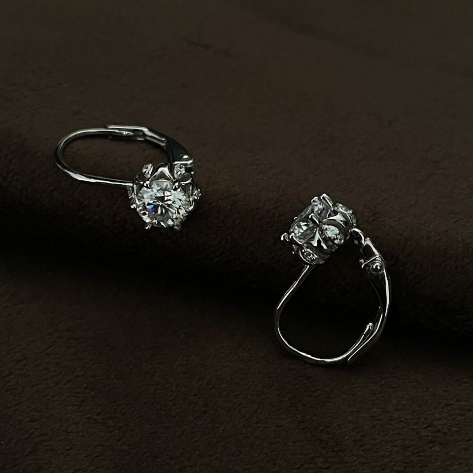 Aretes Imperium Moissanita