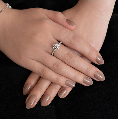 Anillo Flor Moissanita