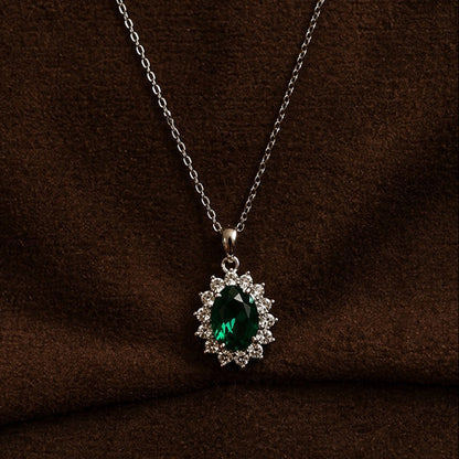 Collar Princesse Esmeralda Lab